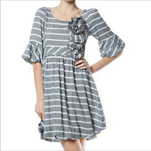 Modcloth Dresses & Skirts - Ryu by ModCloth Bubble Hem Grey/White Stripe Dress